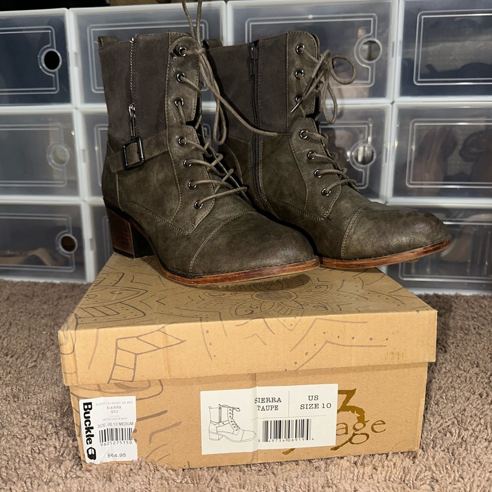 Heeled Lace Up Boot